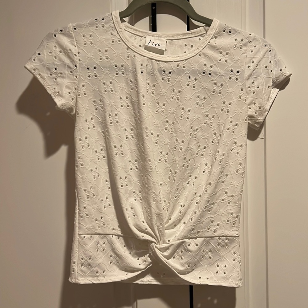 LIVI Size XS White Short Sleeve Tee Knot Front Cut Outs